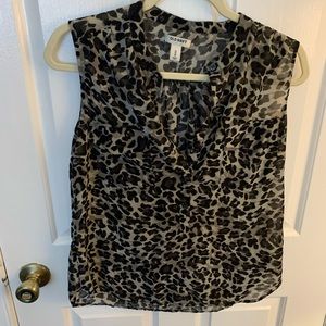Sleeveless blouse print